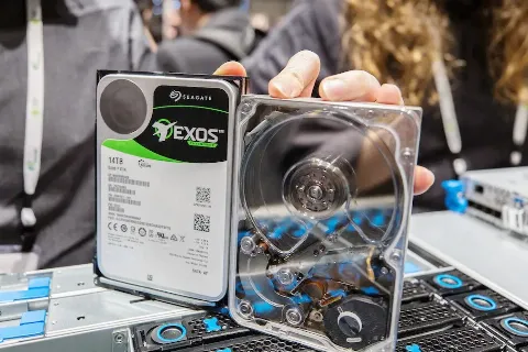 Ổ cứng HDD dung lượng lớn nhất thế giới