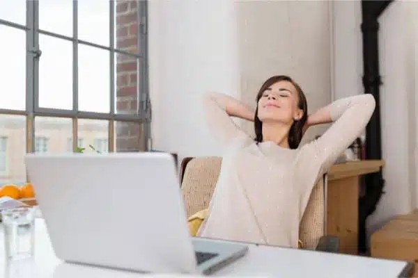 Căng cơ duỗi cổ Căng cơ duỗi cổ